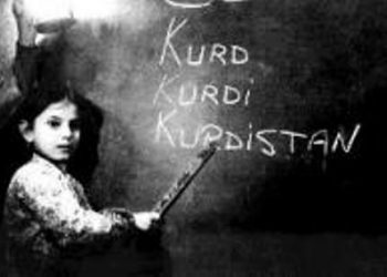 Kurdên Rojava Xwedî Li Zimanê Xwe Derketin