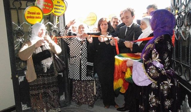 Akademiya Ziman û Wêjeya Kurdî Ya Ehmedê Xanî Vebû