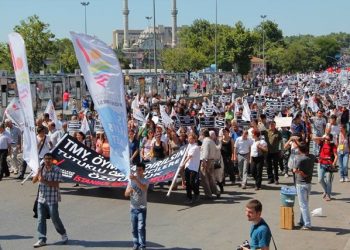 Tutuklu 2200 Öğrenci İçin İstanbul’da Miting