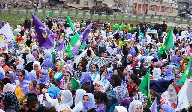 Siirt’te Binlerce Kadın Taleplerini Haykırdı