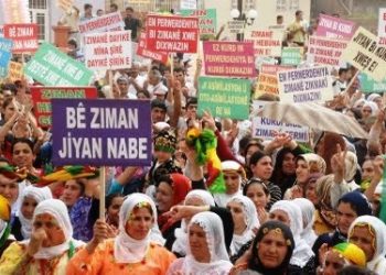 Jin bi Têkoşînê ve Xweşik Dibin bi Bûna Zimanê Keda Xwe ve Azad Dibin