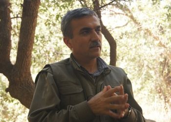 Xerîb: PDK bi vê pratika xwe bi AKP’ê re siyasetek paralel dimeşîn e