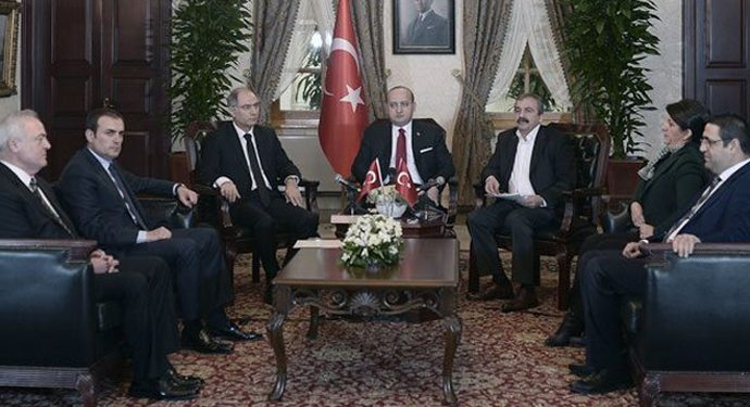 “DOLMABAHÇE MUTABAKATI’NI ANIMSAMAK: BARIŞ PHOTOSHOPLANABİLİR Mİ?”