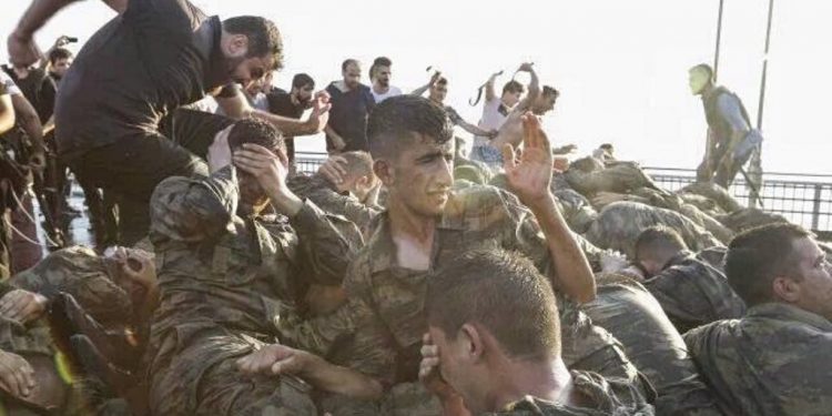 TAM TEŞEKÜLLÜ DARBE!