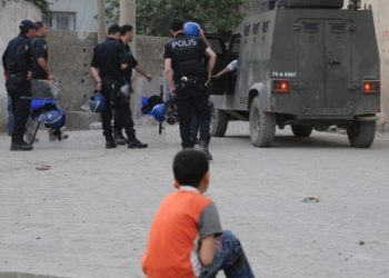 Diyarbakır Zindanında Bir Taş