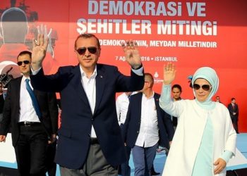 Çaresizlik o kadar enselerine oturmuş ki ölüme duacı bir siyaset yaratılıyor