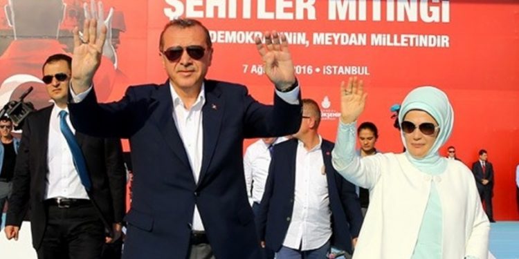 Çaresizlik o kadar enselerine oturmuş ki ölüme duacı bir siyaset yaratılıyor