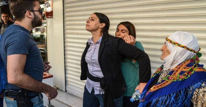 Feleknas Uca’ya Clara Zetkin Onursal Kadın Ödülü