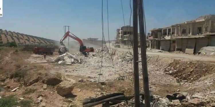 Dewleta tirk malên gundê Qestelê Miqdêd ji binî ve xira dikin