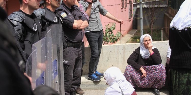 Erdoğan’ın Kürt Annelere Hediyesi  Jop, Tazyikli Su, İşkence ve Çocuklarının Ölü Bedenleri
