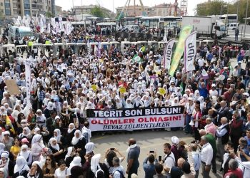 Karasu: Tecridin Tamamen ve Sürekli Kaldırılması İçin Direnilmektedir