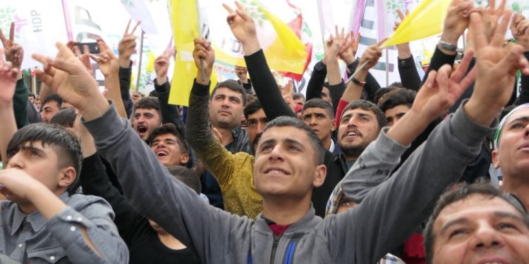 Kürtler İnkarcı Sistemi Kırıyor, Yeni Yaşamın Temelini Hazırlıyor