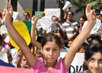 Piştgiriya ji bo ‘boykota dibistanan’ pêl bi pêl berfireh dibe