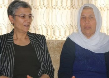 Güneş Tenli Annelere