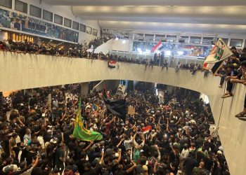 Katliamcıya Yeşil, Protesto Edene İse Kırmızı Işık