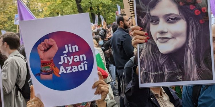 Jin Jiyan Azadi Aydınlığı Ortadoğu Karanlığını Parçalıyor